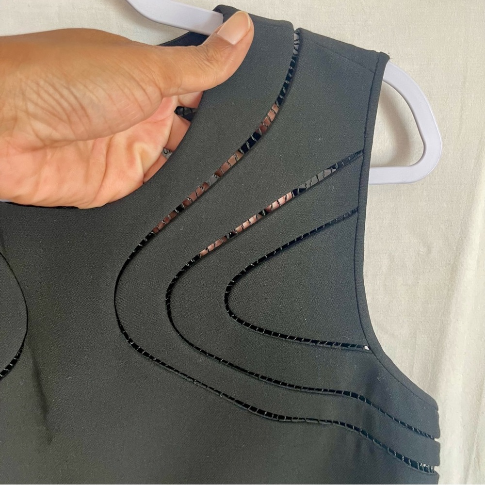 DIANE VON FURSTENBERG | Black Sleeveless Flounce Mini Dress Sz 10 - Picture 4 of 10